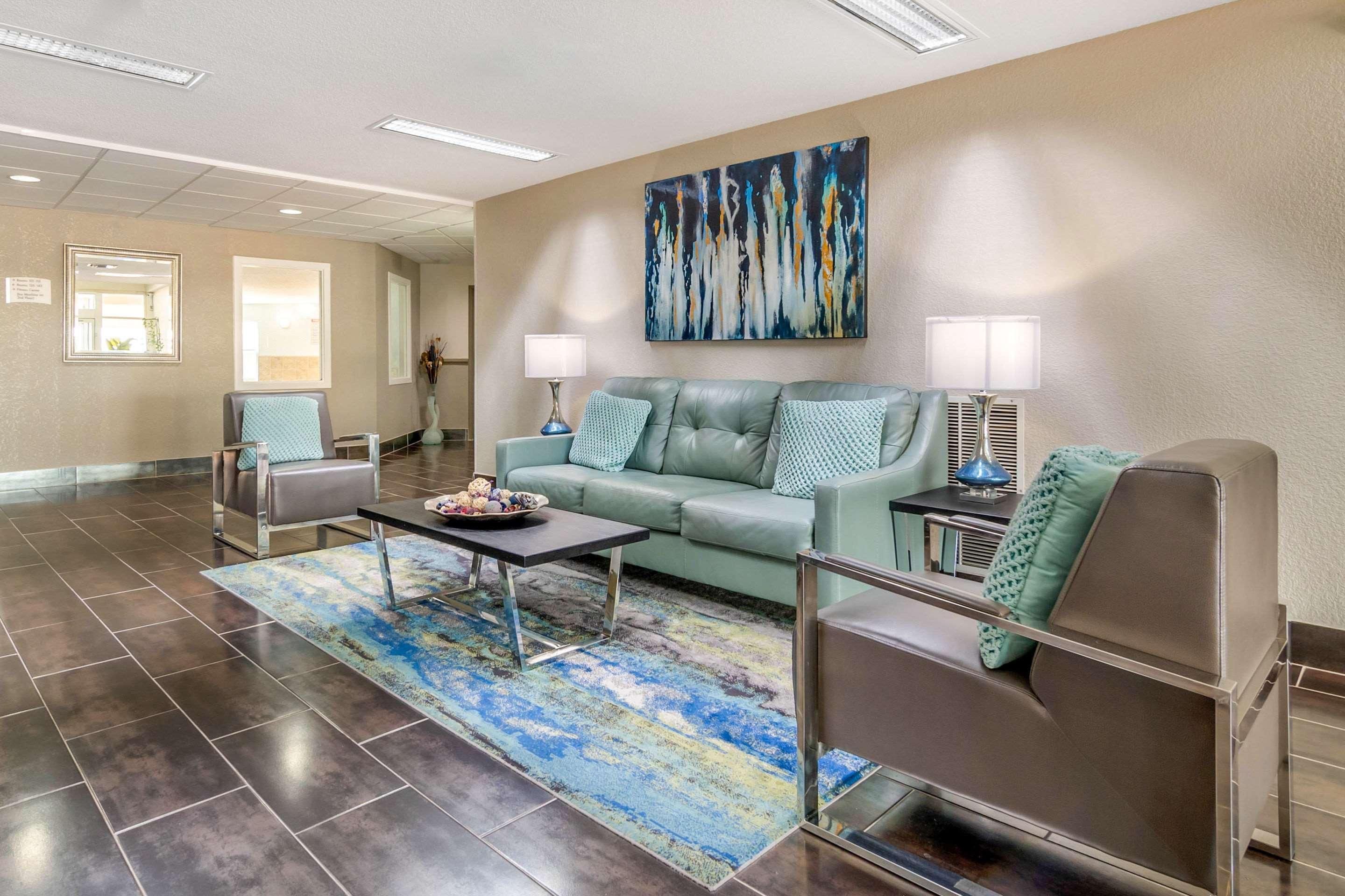 Quality Suites Kansas City International Airport מראה חיצוני תמונה