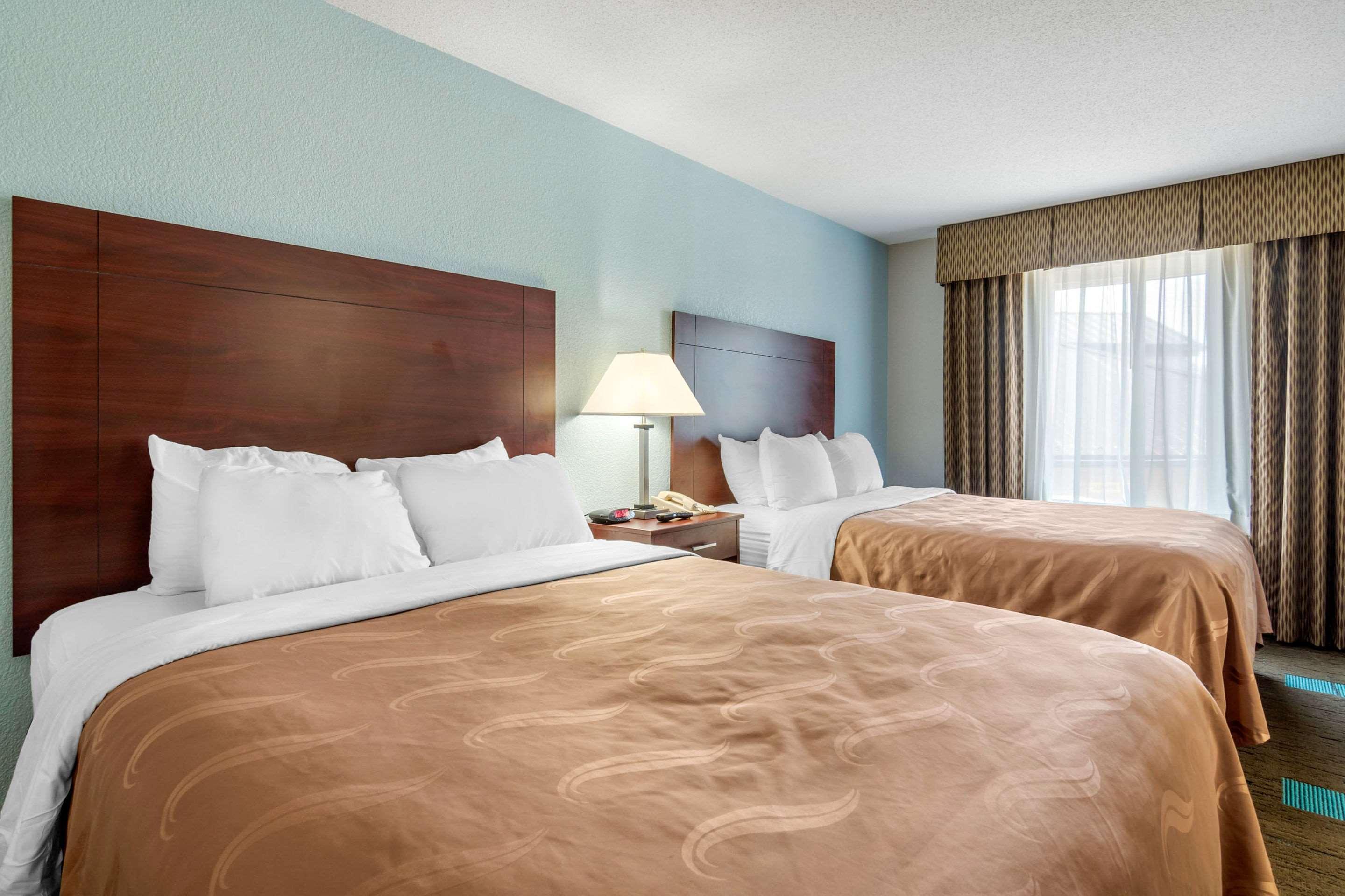 Quality Suites Kansas City International Airport מראה חיצוני תמונה
